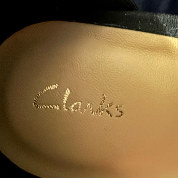 NWT:BNIB Black suede Clarks sandals,your holiday party outfit will be FABULOUS!! - Picture 10 of 10